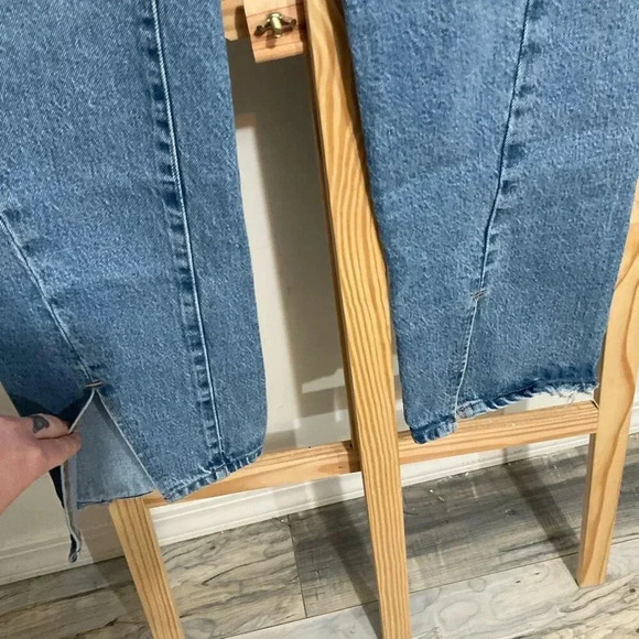 Good American Women’s Good Boy Twisted Slit Jeans Slit hem jeans size 6/28 - Picture 4 of 10